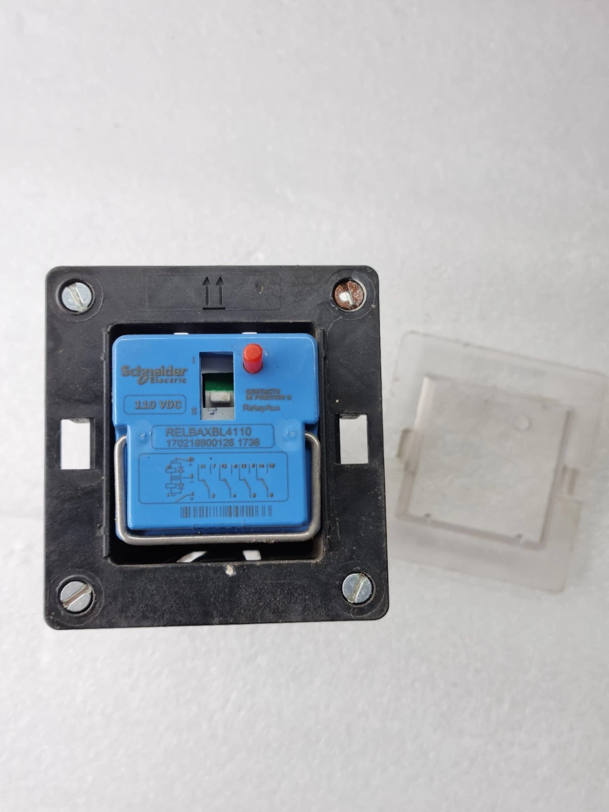 SCHNEIDER ELECTRIC RELBAXBL4110 110 VDC CONTACTS IN POSITION RELAYAUX (USED)